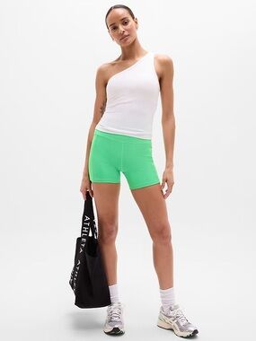 Athleta Salutation Stash High Rise 5" Short in Palmetto Green Athletic Small